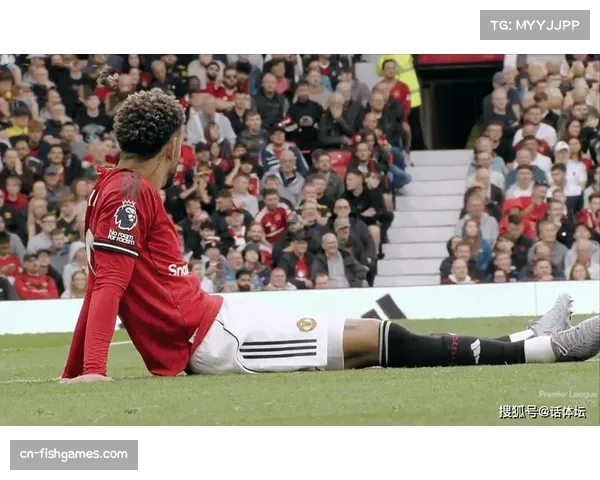 曼联阿马德补时射门遭门线解围，赛后掩面长跪令人动容